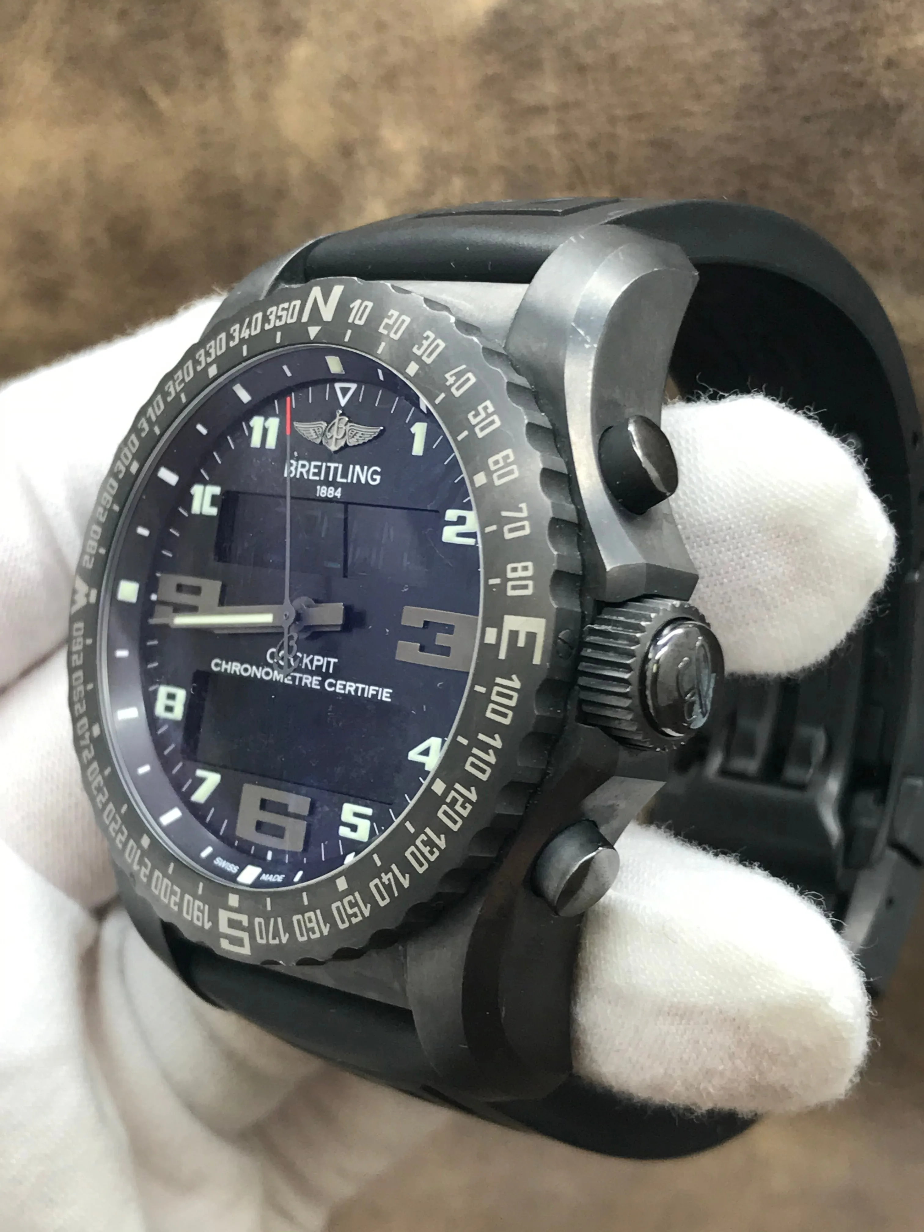 Breitling Cockpit B50 VB5010 Black Dial Quartz Men's Watch