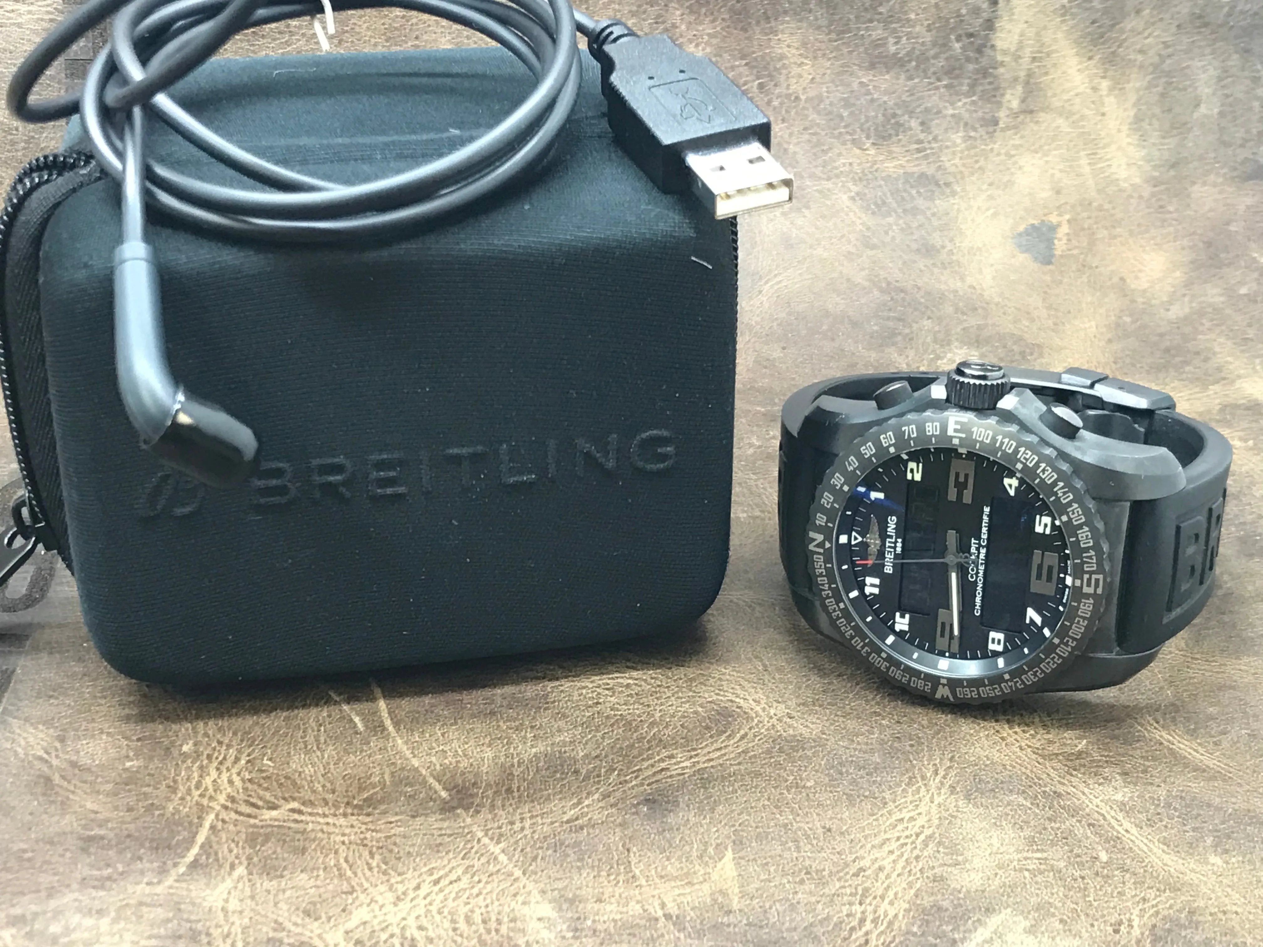 Breitling Cockpit B50 VB5010 Black Dial Quartz Men's Watch