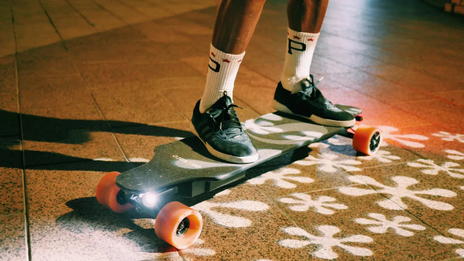 enSkate R3 Electric Skateboard and Longboard