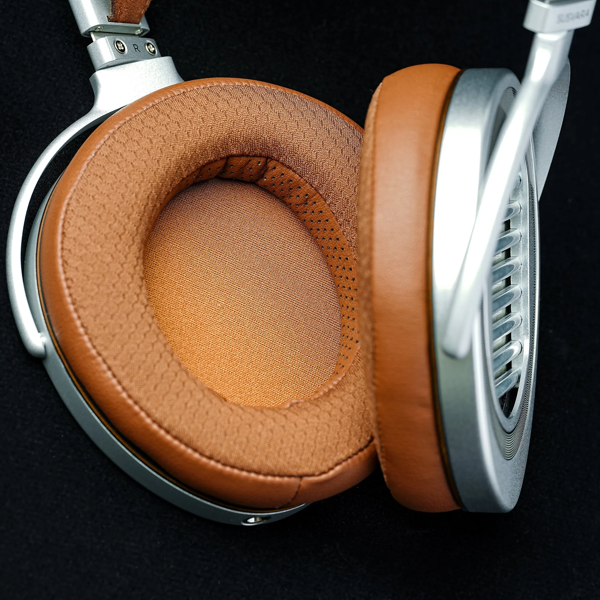 HiFiMAN Susvara Unveiled Planar Headphones