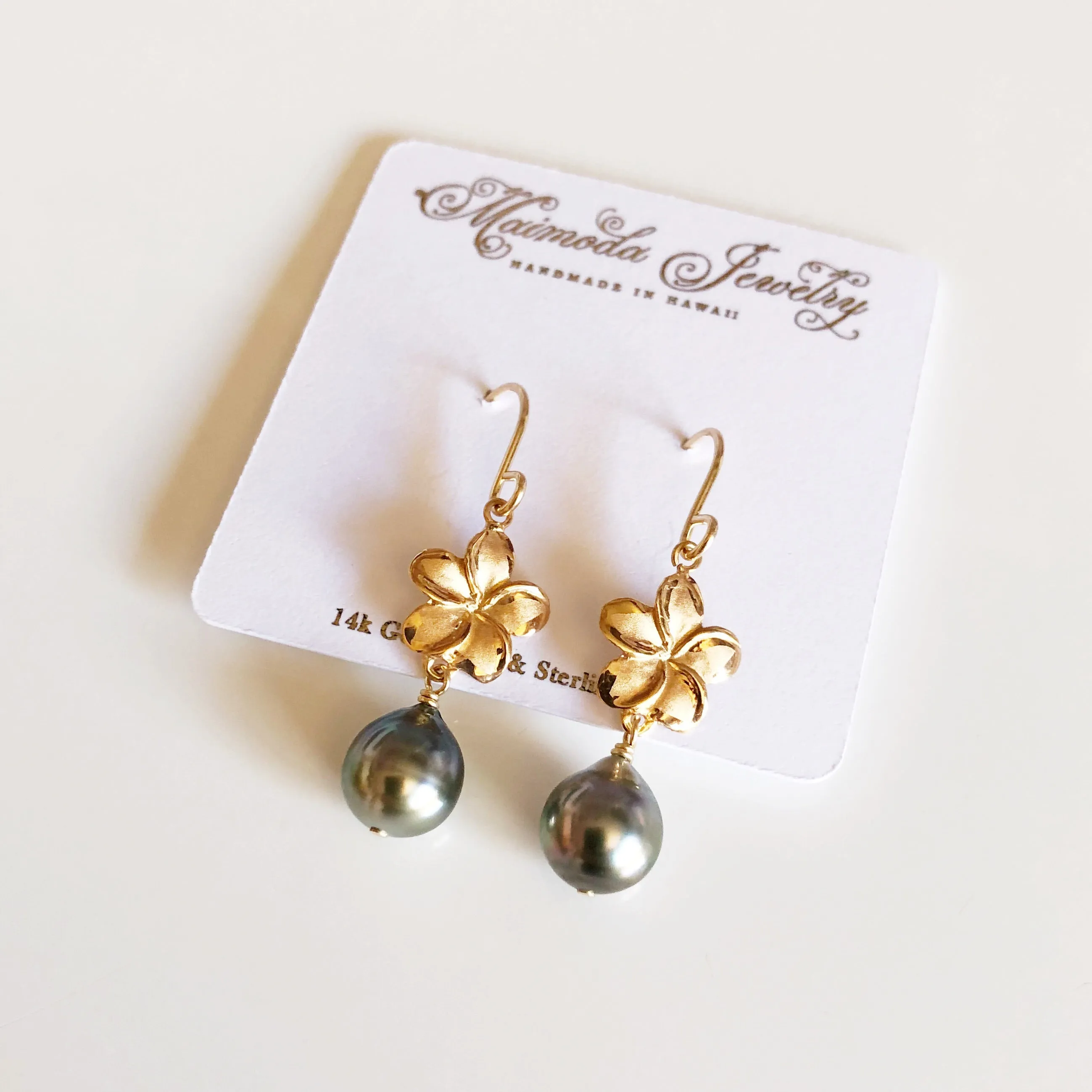 Plumeria dangle earrings - tahitian pearls (E515)