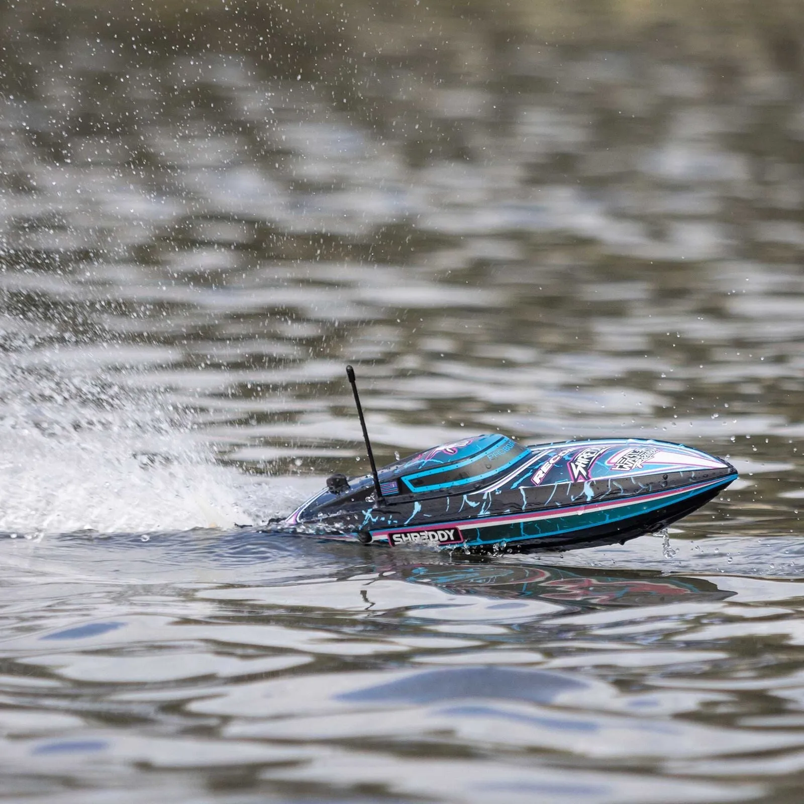 Shreddy Pro Boat Recoil 2 18" Self-Righting Brushless Deep-V RTR